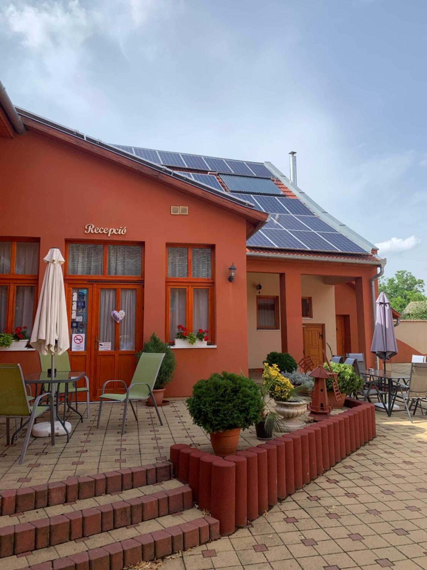 Szent István Wellness Panzió Makó Exterior foto