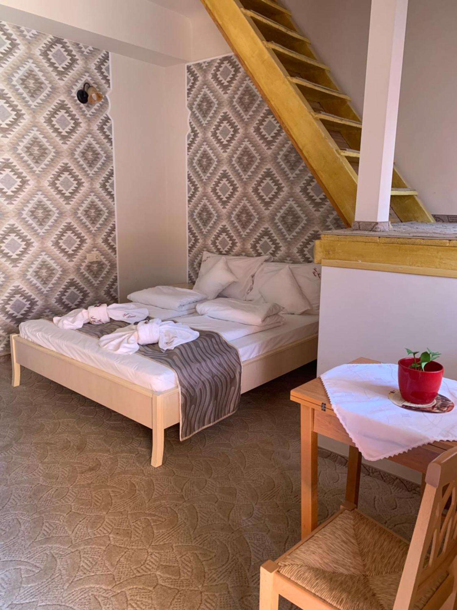 Szent István Wellness Panzió Makó Exterior foto